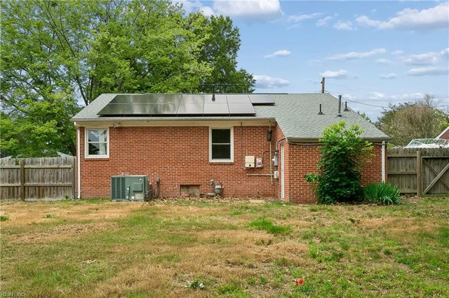 130 Albany DR, Hampton, VA 23666