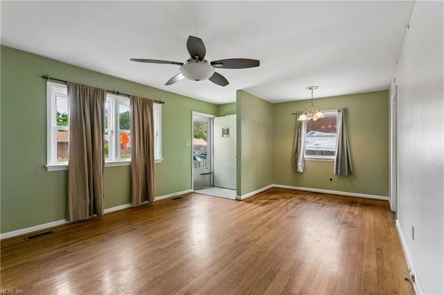 130 Albany DR, Hampton, VA 23666