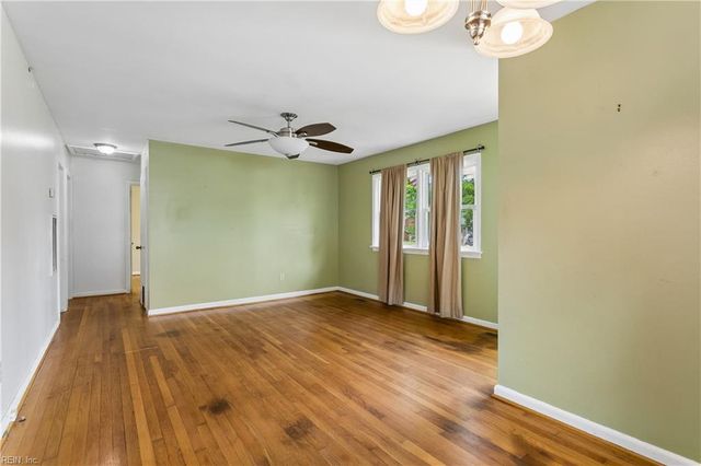 130 Albany DR, Hampton, VA 23666