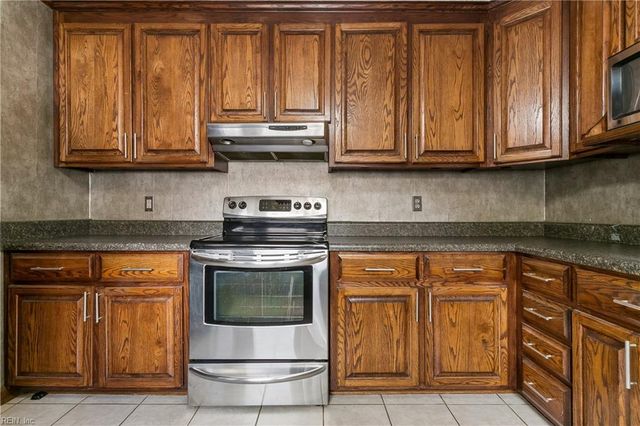 130 Albany DR, Hampton, VA 23666