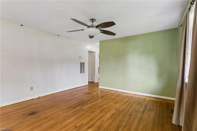 130 Albany DR, Hampton, VA 23666