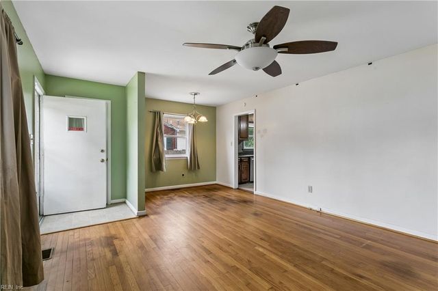 130 Albany DR, Hampton, VA 23666