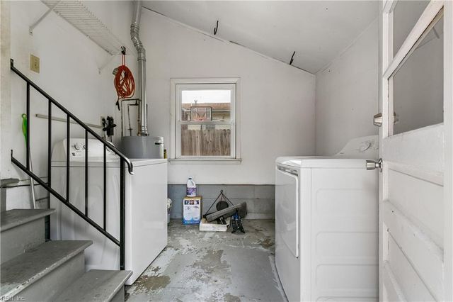 130 Albany DR, Hampton, VA 23666