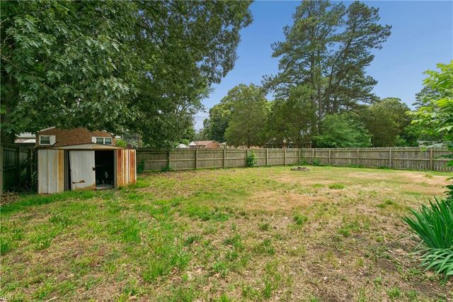 130 Albany DR, Hampton, VA 23666