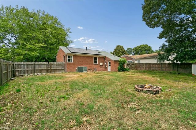 130 Albany DR, Hampton, VA 23666