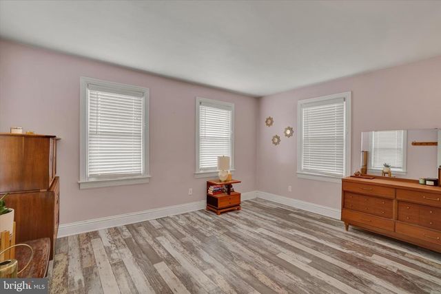2405 S QUEEN ST, York, PA 17402
