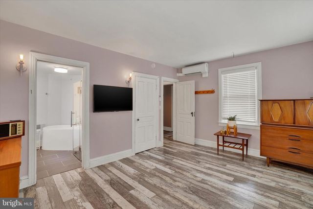 2405 S QUEEN ST, York, PA 17402