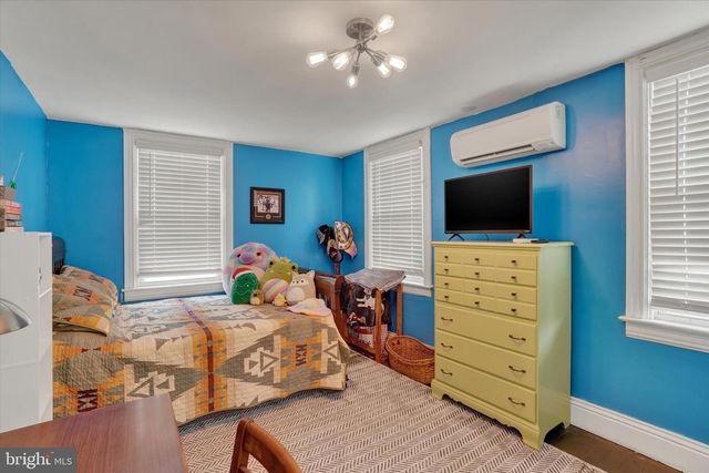 2405 S QUEEN ST, York, PA 17402