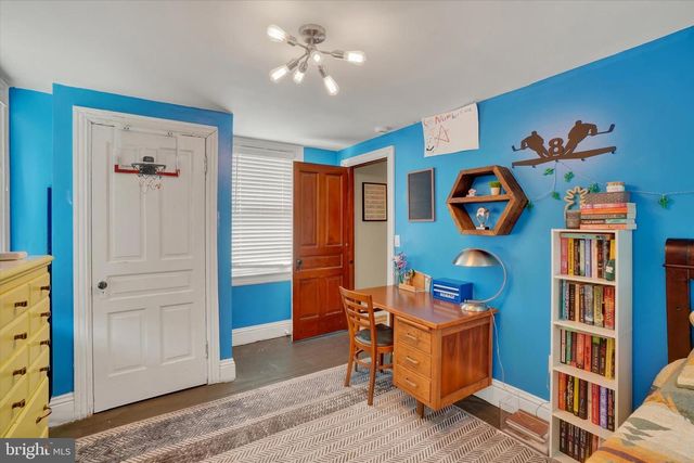 2405 S QUEEN ST, York, PA 17402