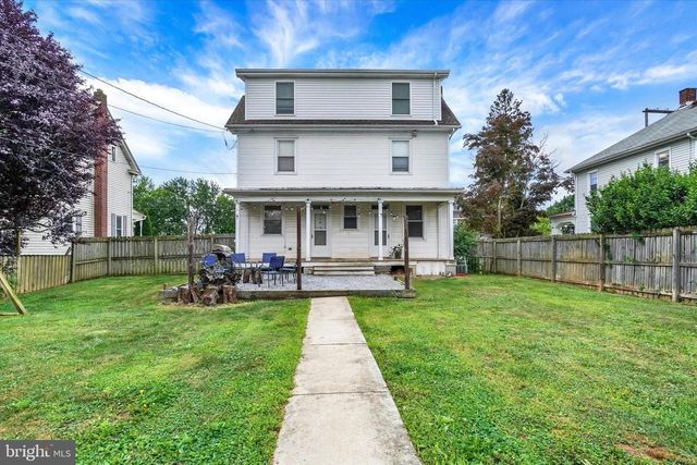 2405 S QUEEN ST, York, PA 17402