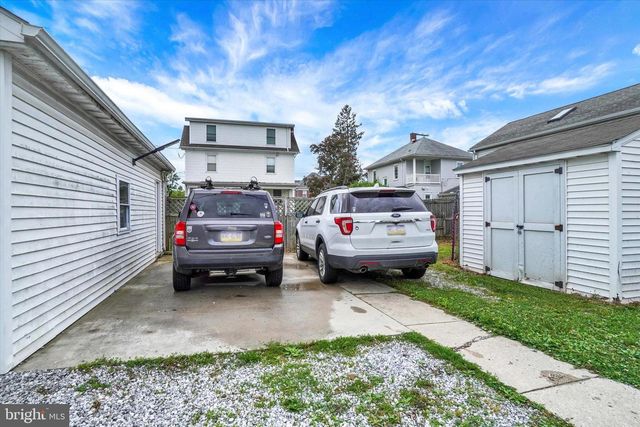 2405 S QUEEN ST, York, PA 17402