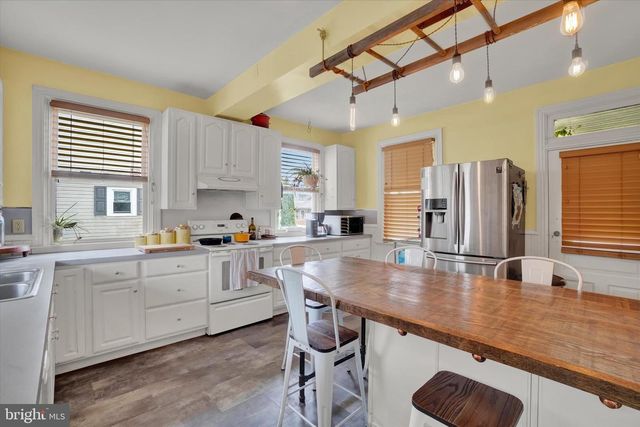 2405 S QUEEN ST, York, PA 17402