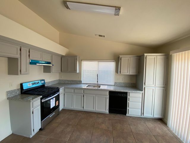2529 Rushing River Dr, Ceres, CA 95351