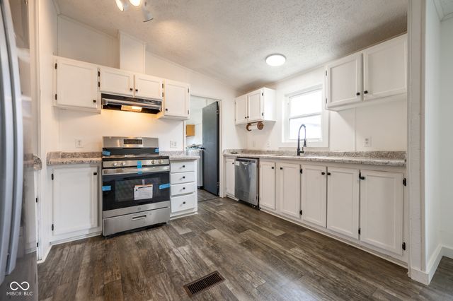 32 Martinsville Street, Greencastle, IN 46135