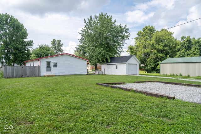 32 Martinsville Street, Greencastle, IN 46135