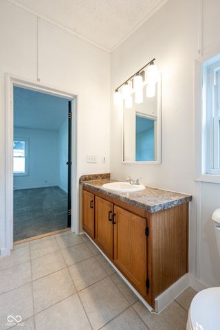 32 Martinsville Street, Greencastle, IN 46135