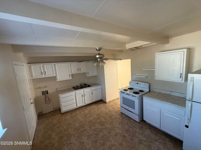 2100 Skyway Drive, Las Cruces, NM 88001