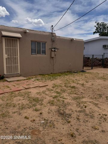 2100 Skyway Drive, Las Cruces, NM 88001