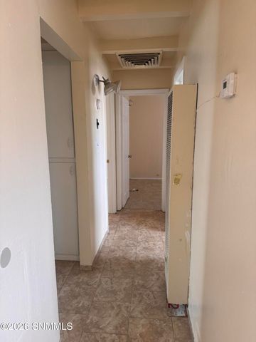 2100 Skyway Drive, Las Cruces, NM 88001