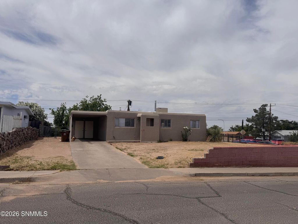2100 Skyway Drive, Las Cruces, NM 88001