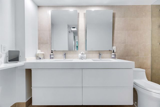 3611 Oaks Clubhouse Drive 203, Pompano Beach, FL 33069