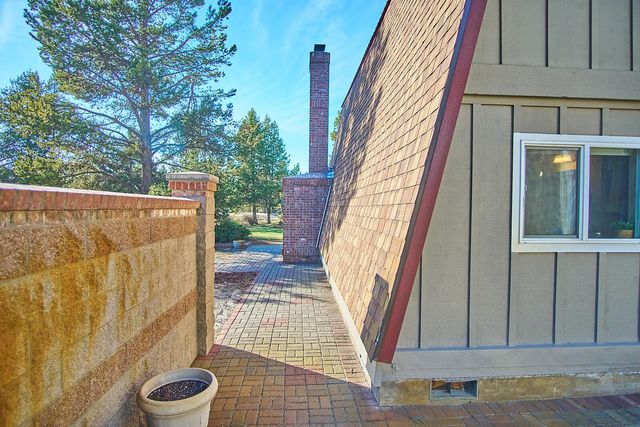 17277 Willow Court, Bend, OR 97707