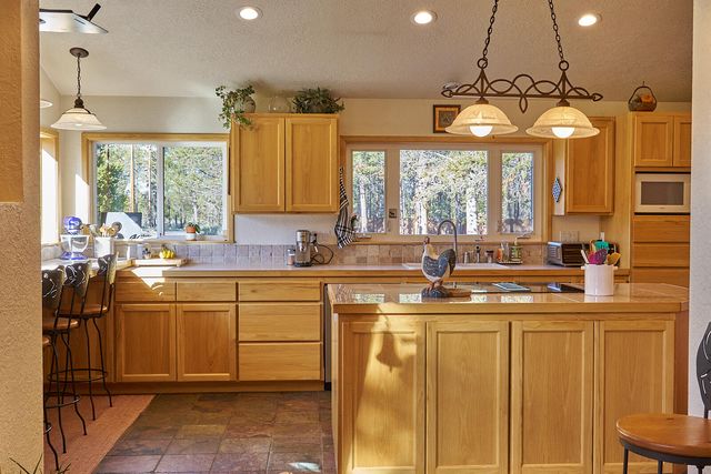 17277 Willow Court, Bend, OR 97707