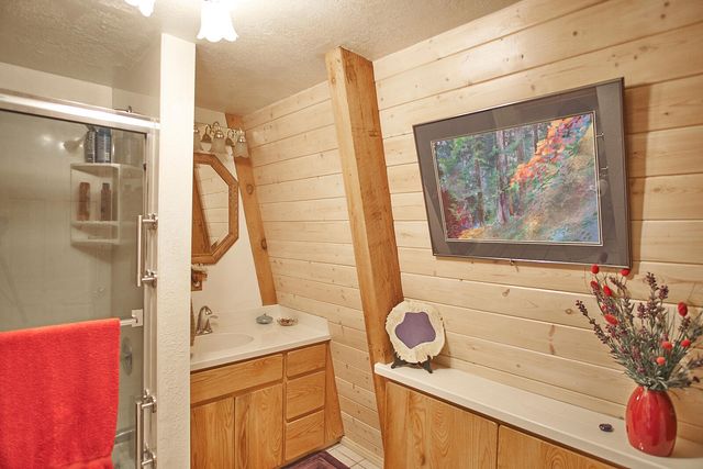 17277 Willow Court, Bend, OR 97707