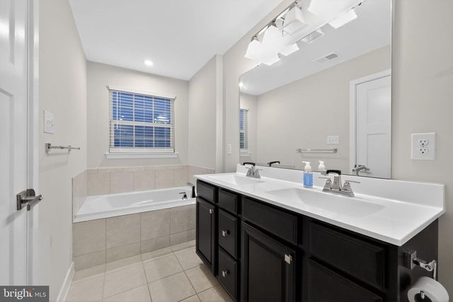 7 UNION WAY, Sicklerville, NJ 08081