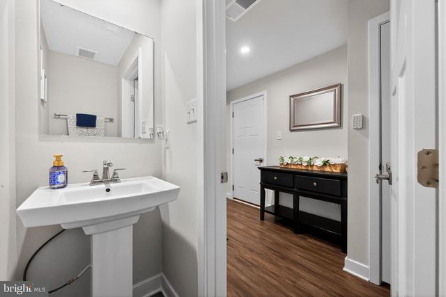 7 UNION WAY, Sicklerville, NJ 08081