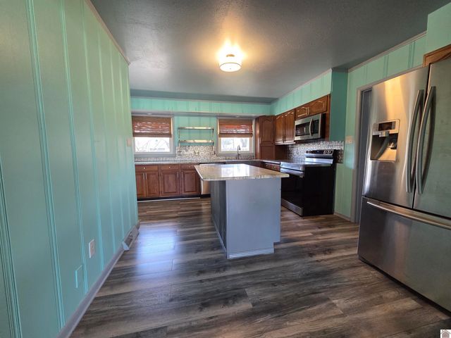 6421 Benton Road, Paducah, KY 42003