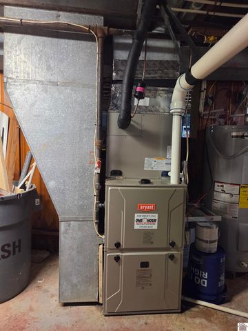 6421 Benton Road, Paducah, KY 42003