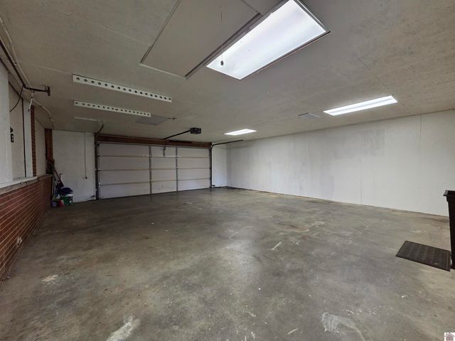 6421 Benton Road, Paducah, KY 42003