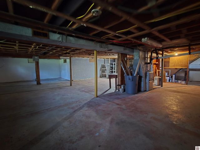 6421 Benton Road, Paducah, KY 42003