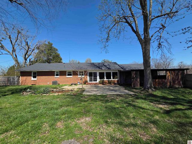 6421 Benton Road, Paducah, KY 42003