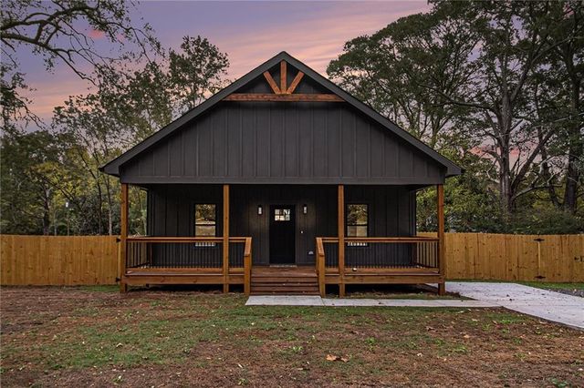 93 Arnco 2nd Street, Newnan, GA 30263