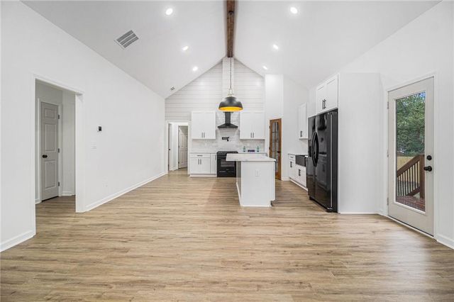 93 Arnco 2nd Street, Newnan, GA 30263