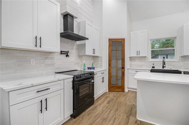 93 Arnco 2nd Street, Newnan, GA 30263