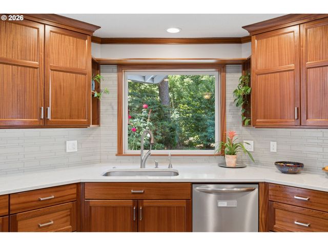 17295 HANNEMAN Ct, Gladstone, OR 97027