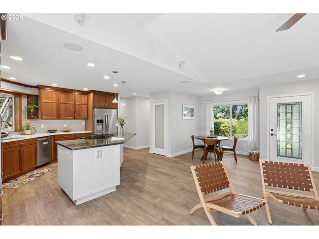 17295 HANNEMAN Ct, Gladstone, OR 97027