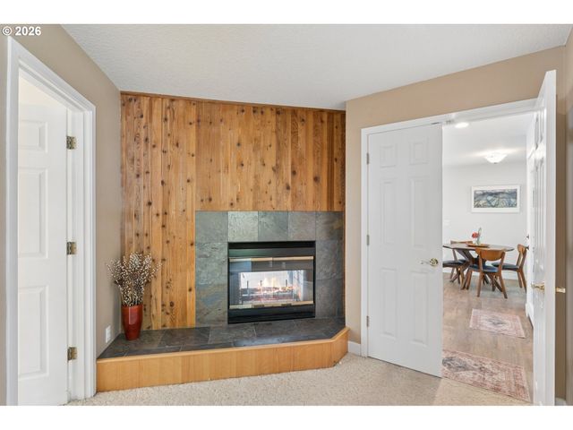 17295 HANNEMAN Ct, Gladstone, OR 97027