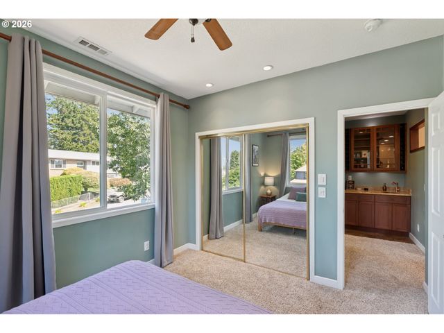 17295 HANNEMAN Ct, Gladstone, OR 97027
