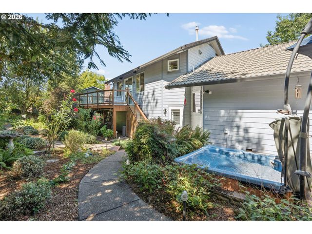 17295 HANNEMAN Ct, Gladstone, OR 97027