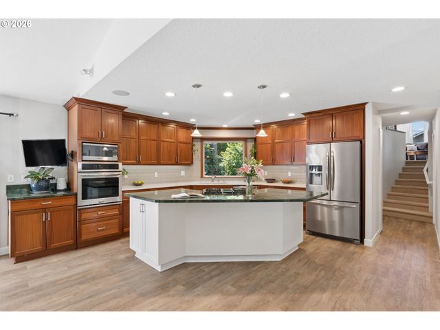 17295 HANNEMAN Ct, Gladstone, OR 97027