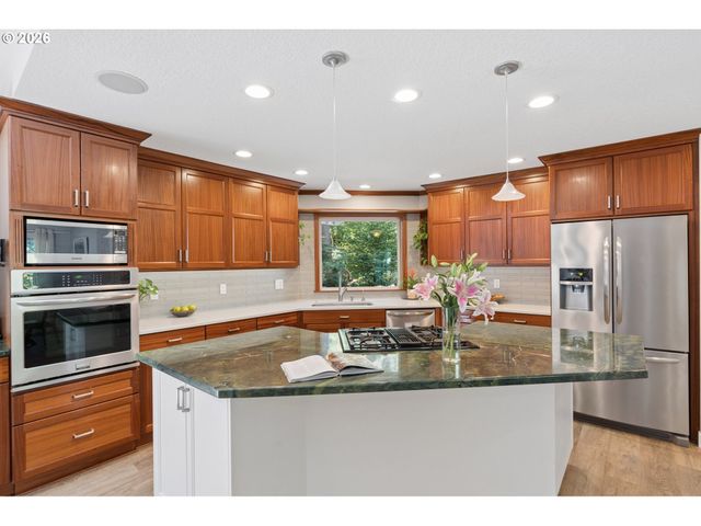 17295 HANNEMAN Ct, Gladstone, OR 97027