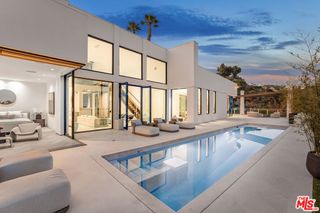 9405 Sierra Mar Place, Los Angeles, CA 90069