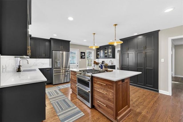 6534 Summit Street, Kansas City, MO 64113