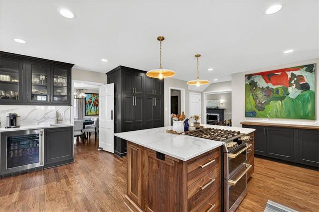 6534 Summit Street, Kansas City, MO 64113