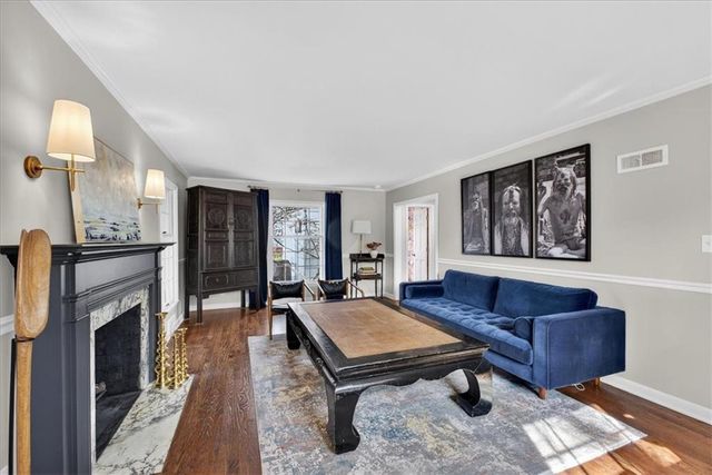 6534 Summit Street, Kansas City, MO 64113