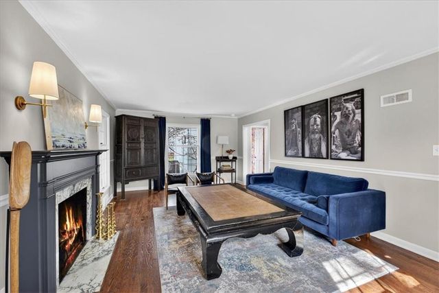 6534 Summit Street, Kansas City, MO 64113